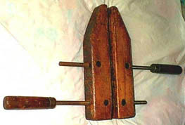 Doos clamp, shown in whole